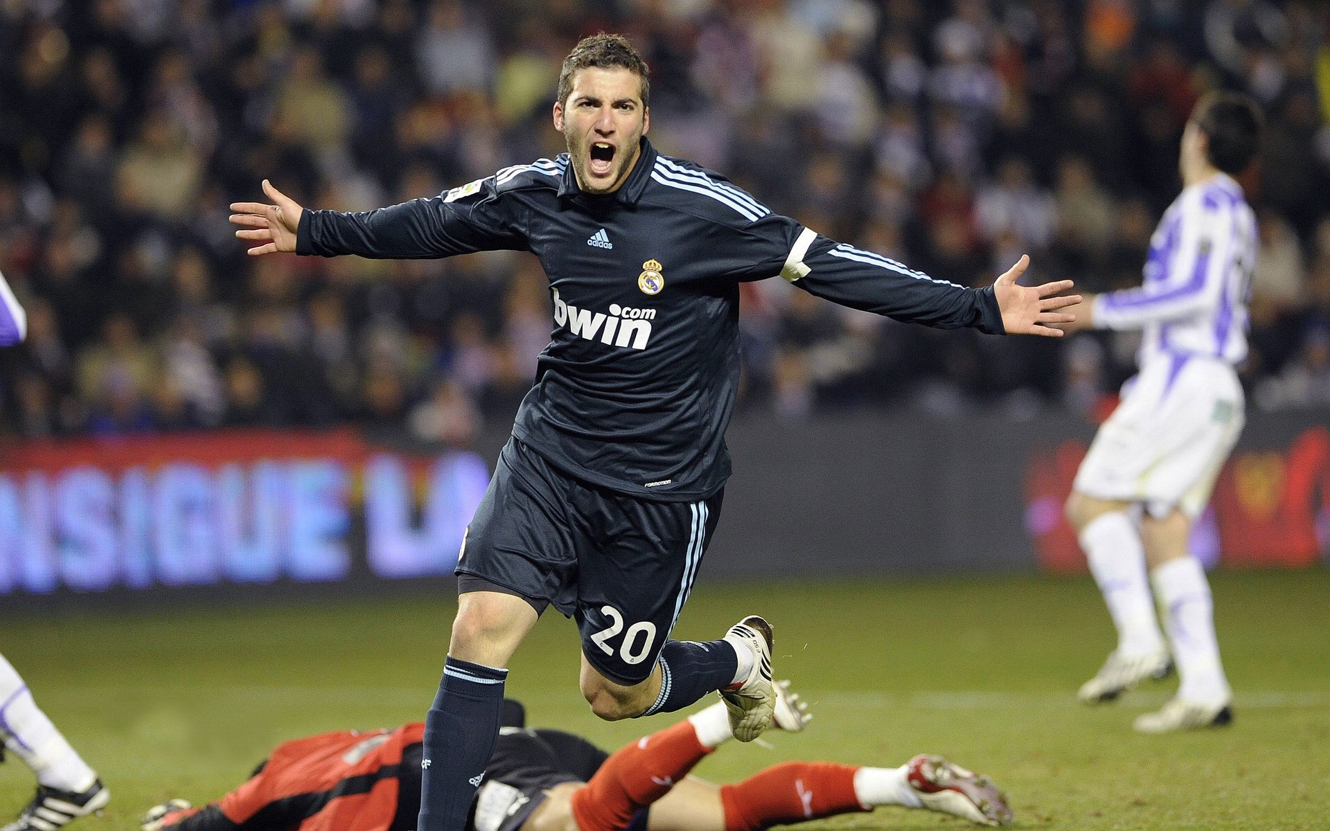 突尼斯对阵瑞士，托尼如何成为攻防转换的战术核心