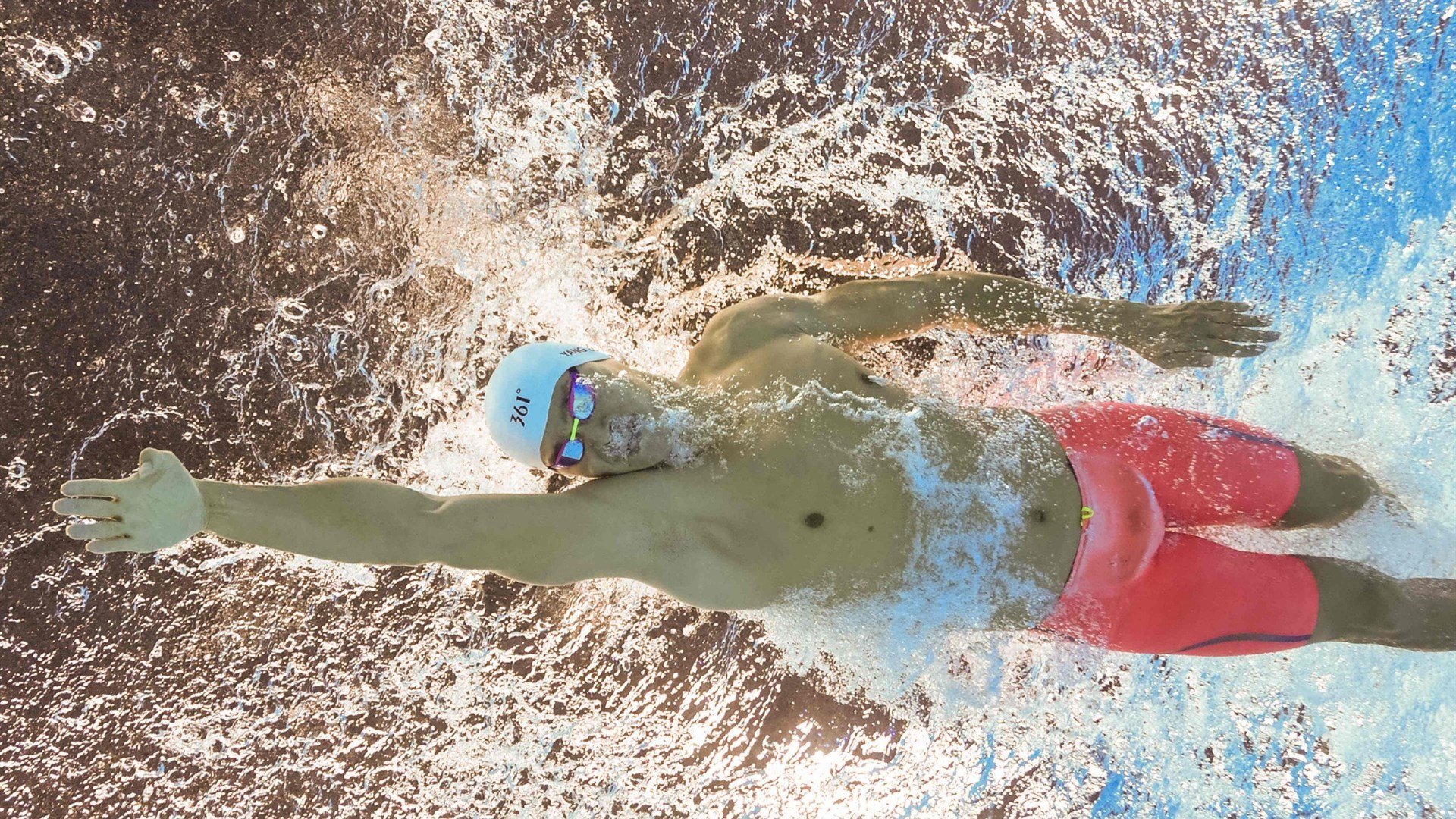 新疆队对阵广东队，布伦森个人能力完全展现